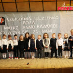 Przedszkolaki przedstawiają życiową drogę Matki Anny Kaworek- Dzień Patrona w Przedszkolu :)