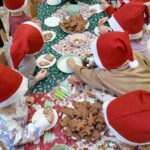 Patrzcie, jak pięknie rosną- nasze małe świąteczne arcydzieła! Z radością tworzymy to razem!