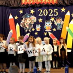 Wzruszający moment, który otwiera drzwi do świata wiedzy i nauki- Pasowanie na Zerówkowicza 2025.‍‍ 🧑‍🎓🖍👩‍🎓